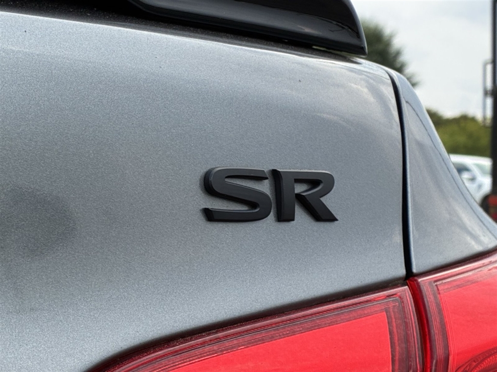 Used 2018 Gun Metallic Nissan SR image 5