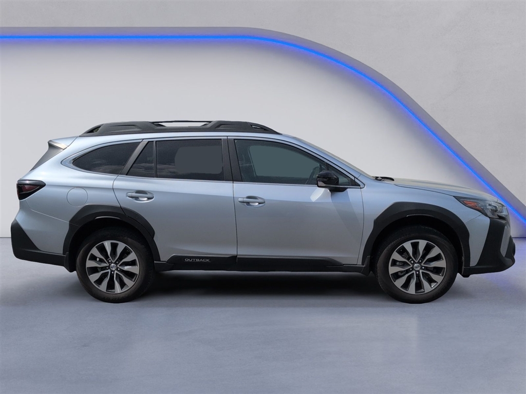 Used 2023 Ice Silver Metallic Subaru Limited image 5