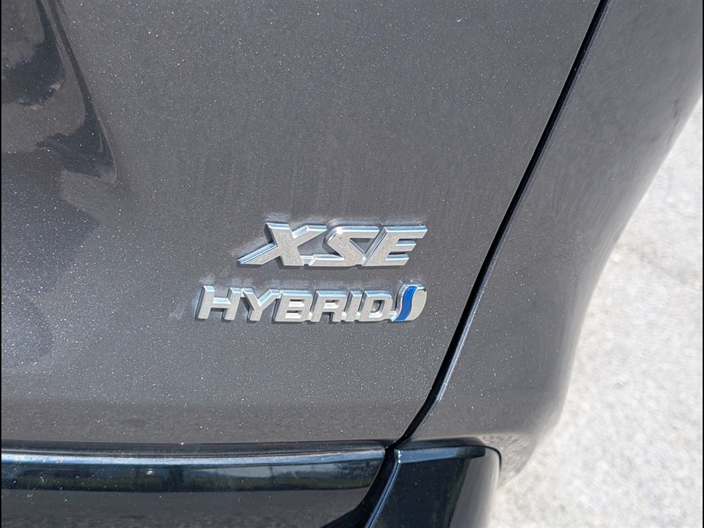 Used 2023 Magnetic Gray Metallic W/Midnight Black Metallic R Toyota XSE image 5