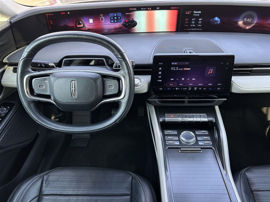 Used 2024 Silver Radiance Lincoln Reserve image 5