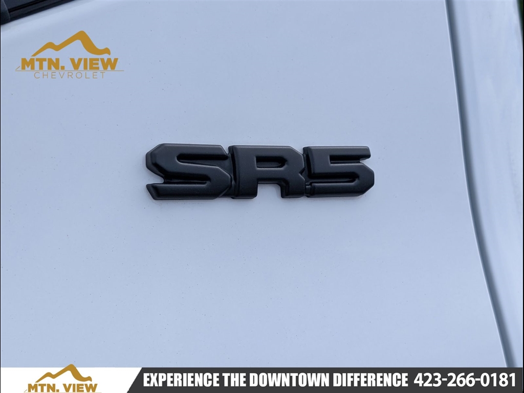 Used 2022 White Toyota SR5 image 5