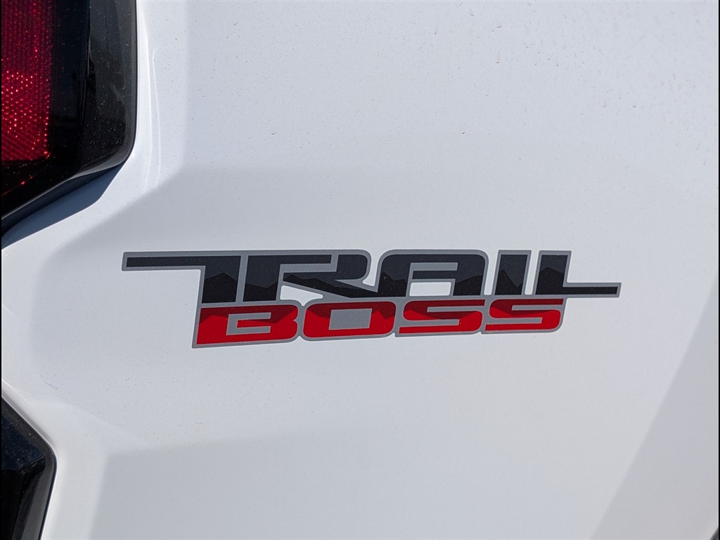 New 2026 Summit White Chevrolet Trail Boss image 6