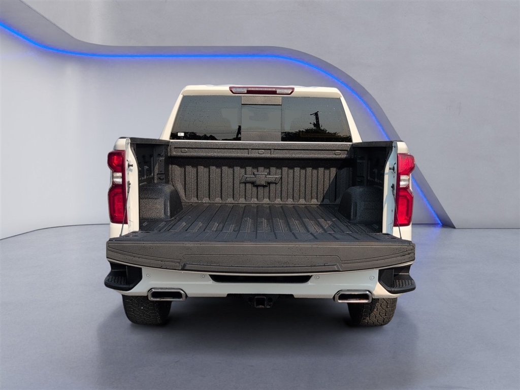 New 2026 Summit White Chevrolet RST image 6