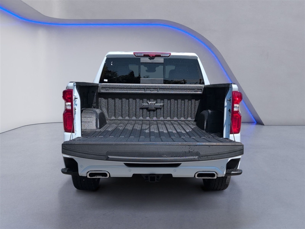 New 2026 Polar White Tricoat Chevrolet High Country image 6