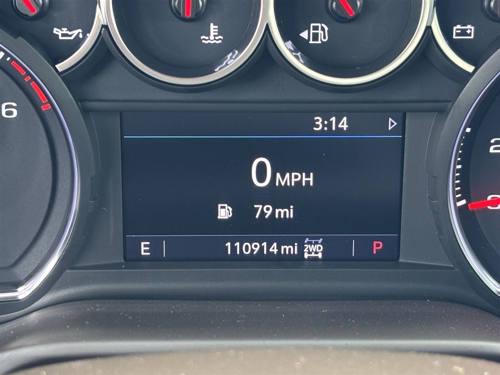 Used 2022 Summit White Chevrolet RST image 6