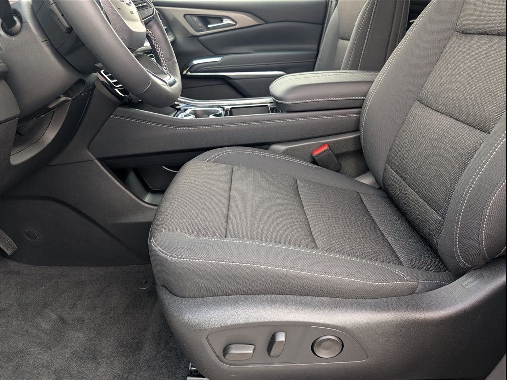 New 2026 Summit White Chevrolet LT image 6