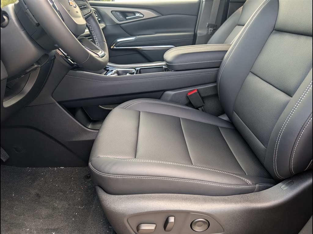 New 2026 Radiant Red Tintcoat Chevrolet LT image 6