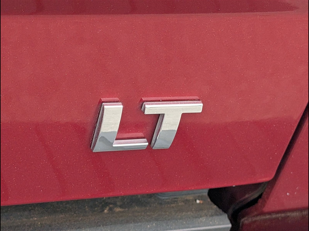 Used 2018 Cajun Red Tintcoat Chevrolet LT image 6