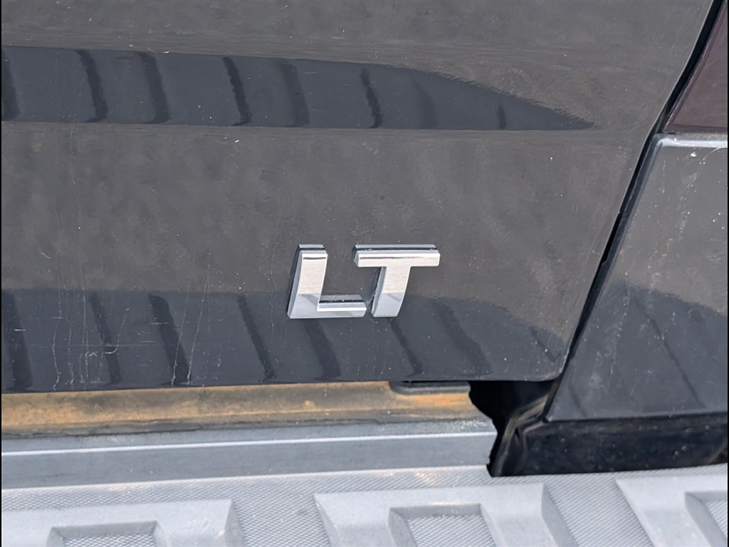 Used 2015 Black Chevrolet LT image 6