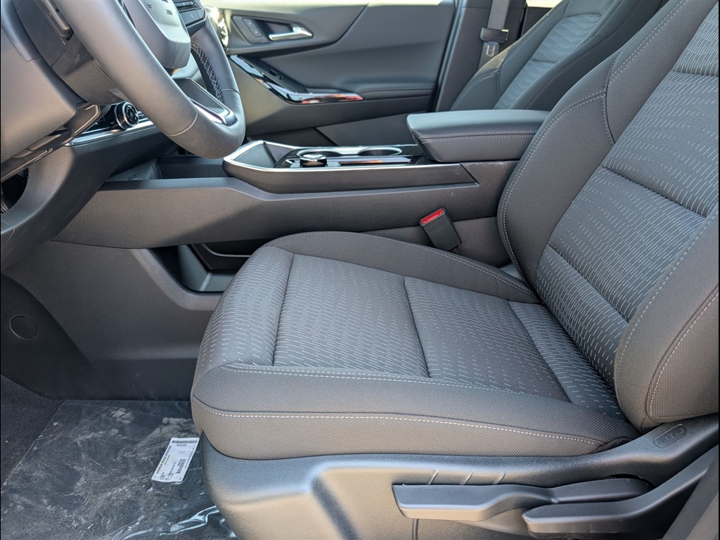 New 2026 Summit White Chevrolet LT image 6