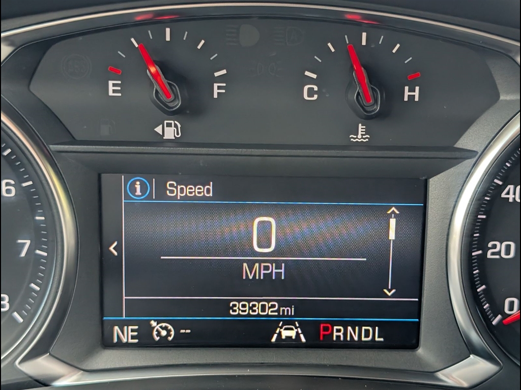 Used 2023 Iridescent Pearl Tricoat Chevrolet RS image 6