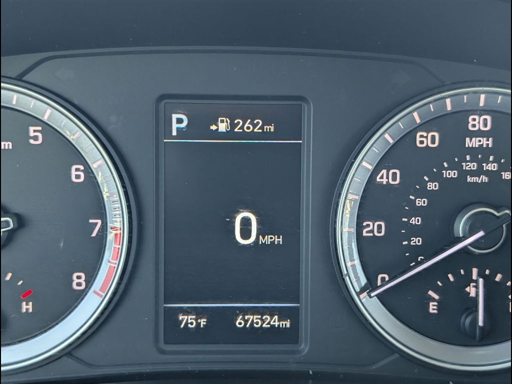 Used 2018 Quartz White Pearl Hyundai Limited image 6