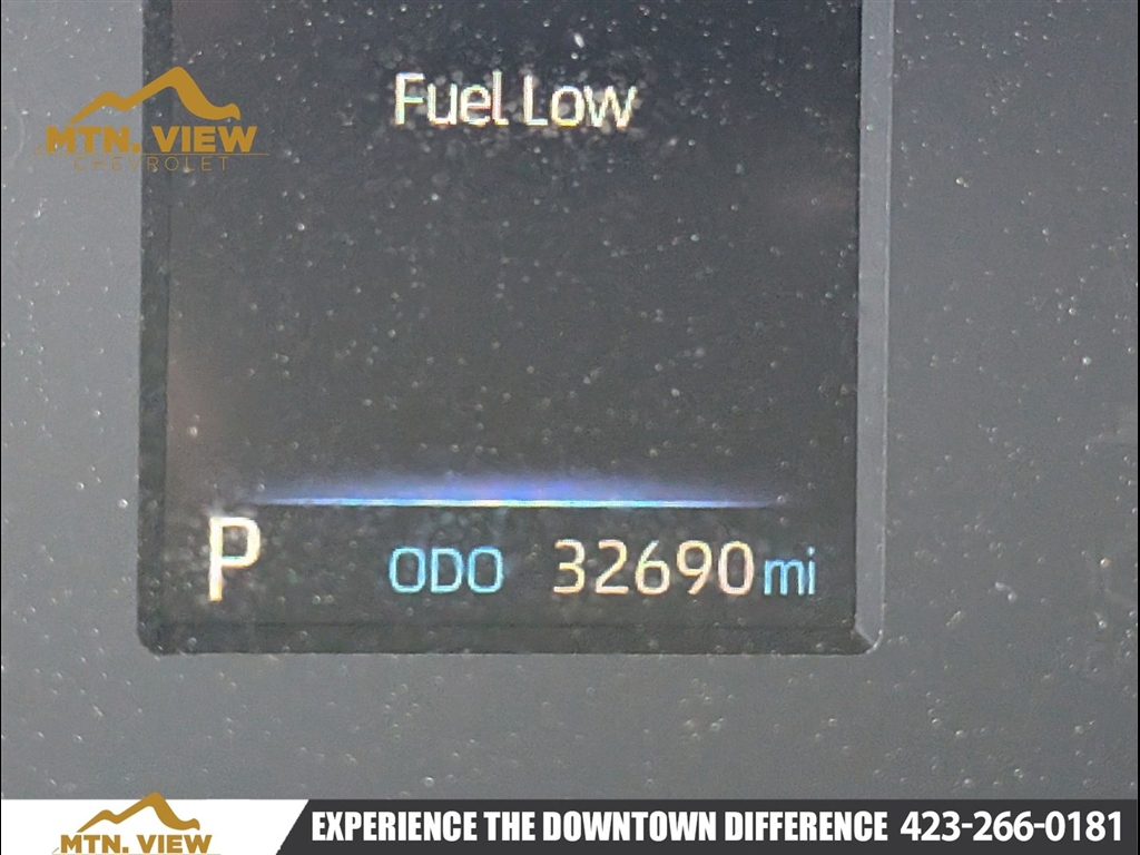 Used 2022 White Toyota SR5 image 6