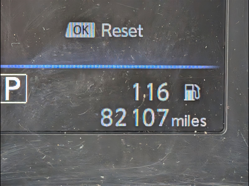 Used 2021 Glacier White Nissan S image 6