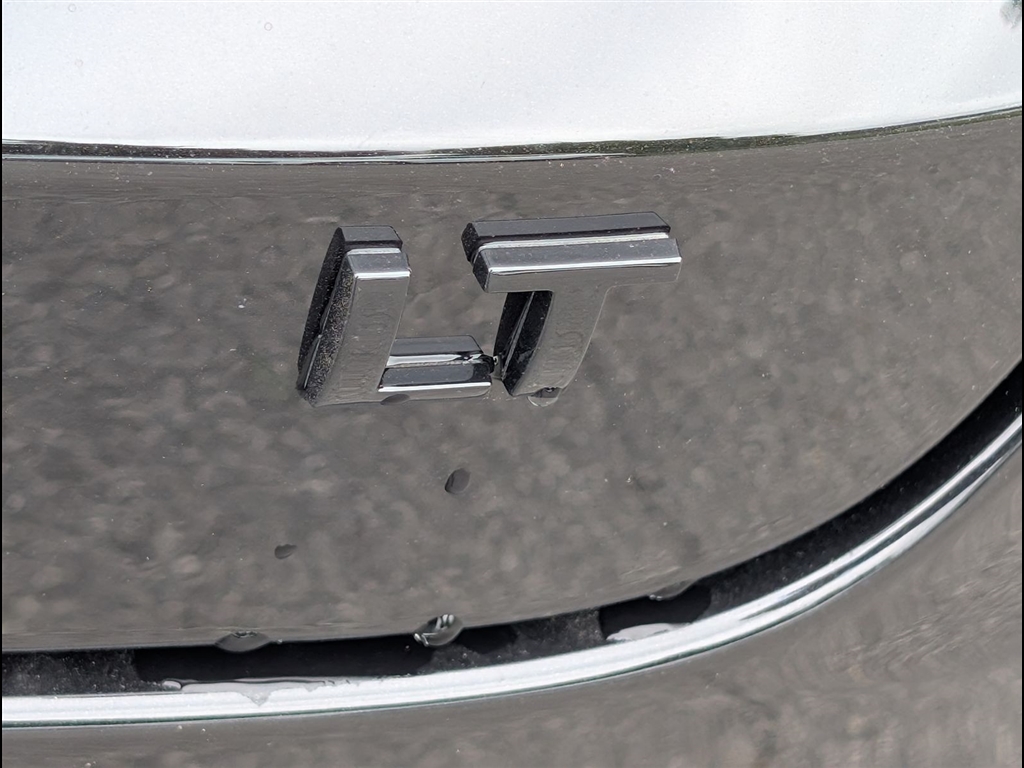 New 2026 Mosaic Black Metallic Chevrolet LT image 6