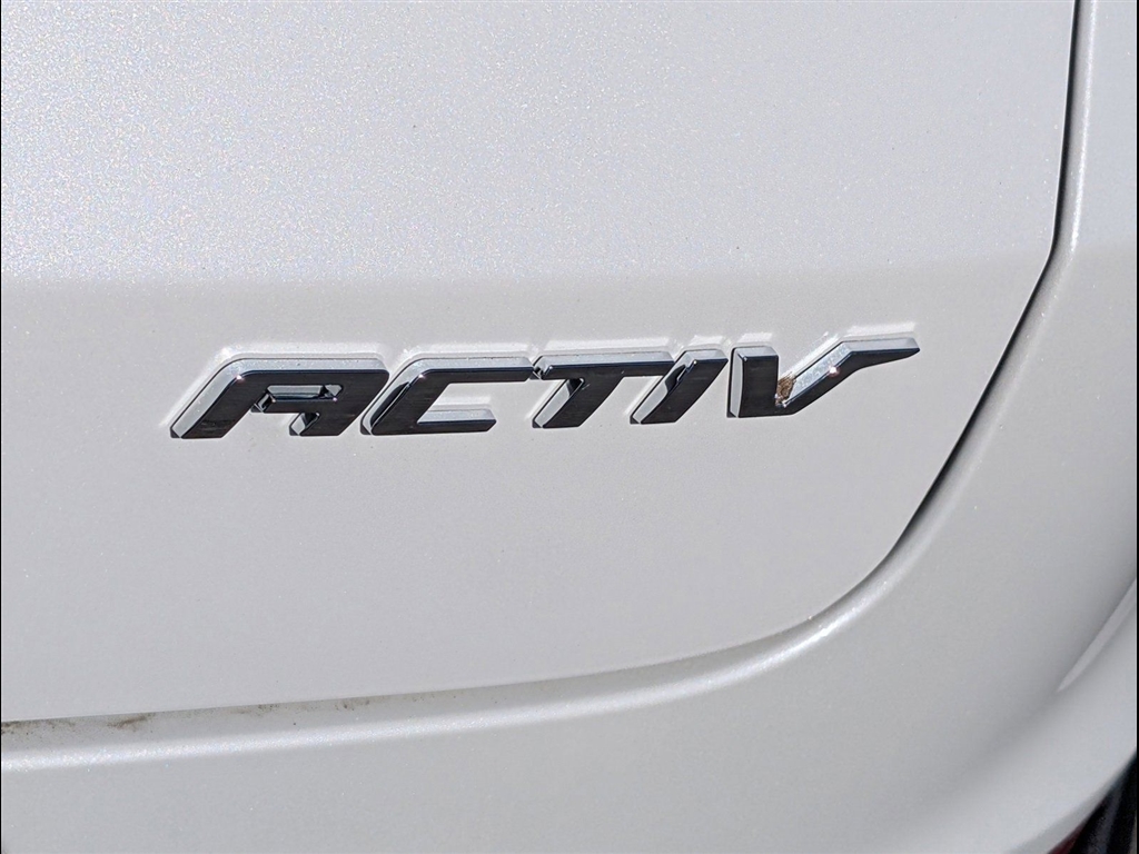 New 2026 Iridescent Pearl Tricoat Chevrolet ACTIV image 6