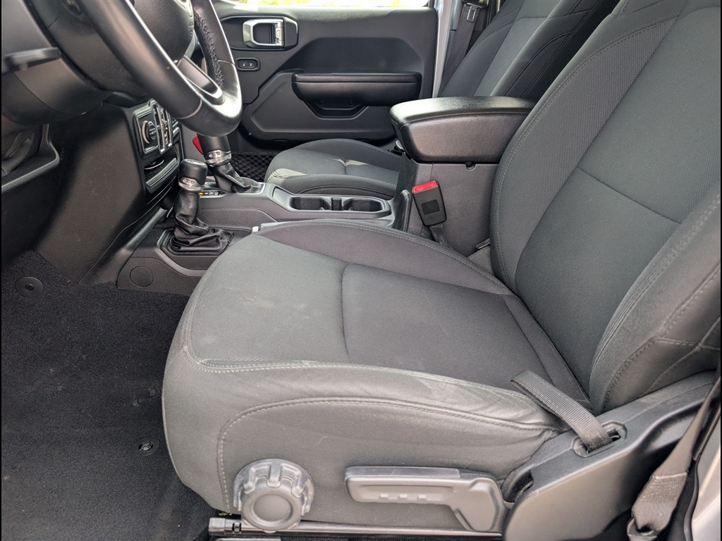 Used 2018 Billet Silver Metallic Clear Coat Jeep Sport S image 7