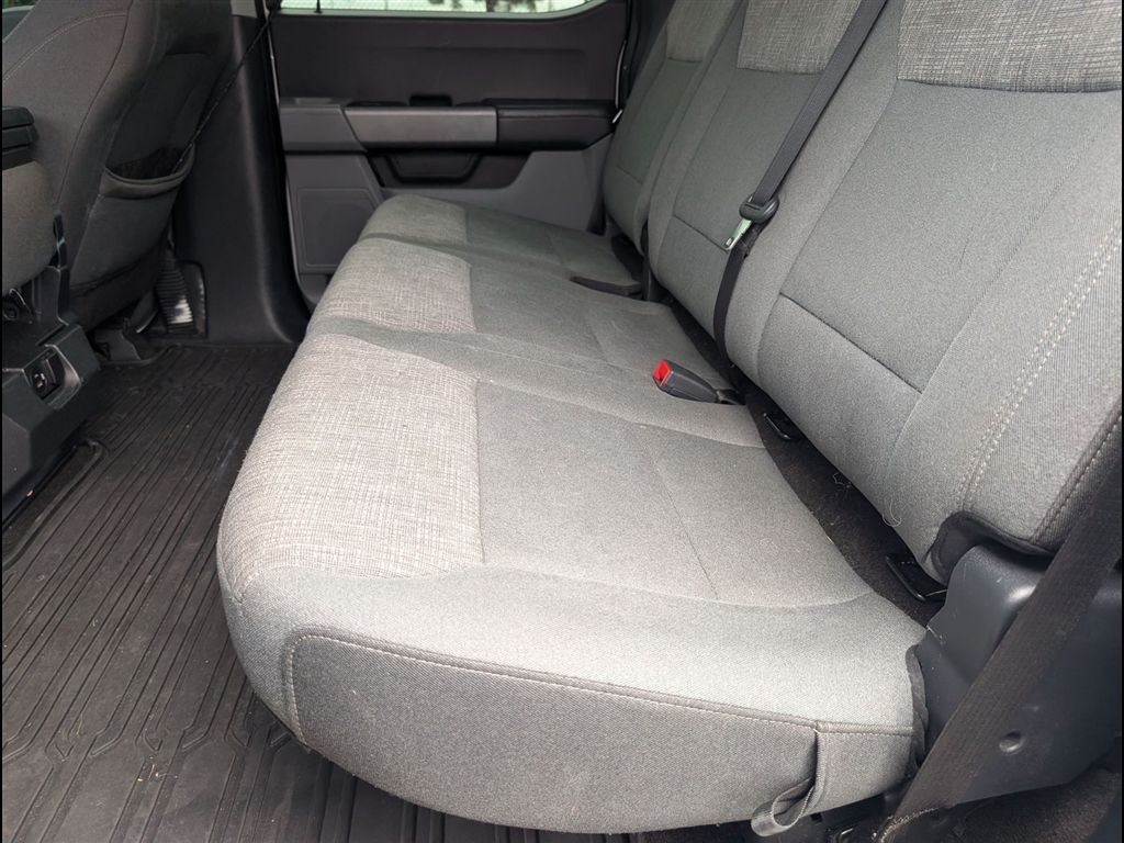 Used 2021 Oxford White Ford XLT image 7