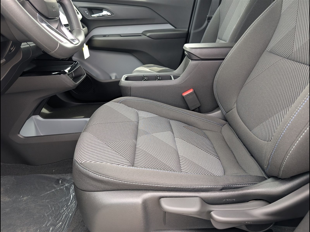 New 2027 Summit White Chevrolet LT image 7