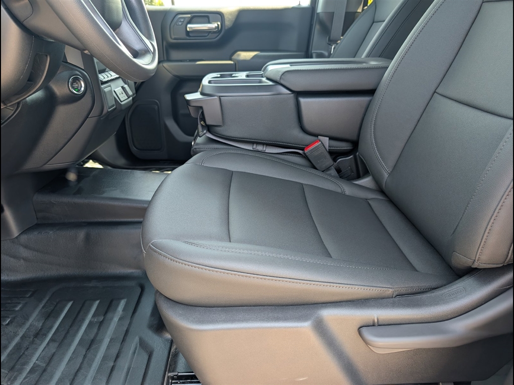 New 2026 Summit White Chevrolet Work Truck image 7