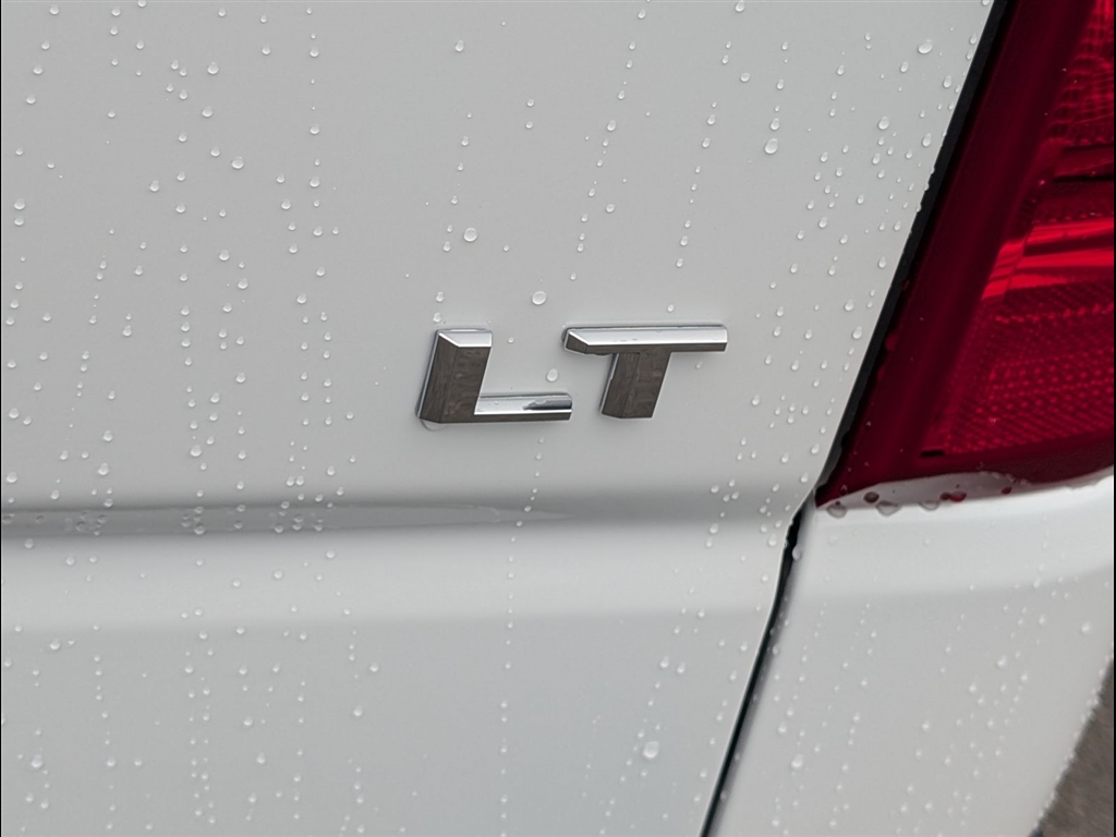 New 2026 Summit White Chevrolet LT image 7