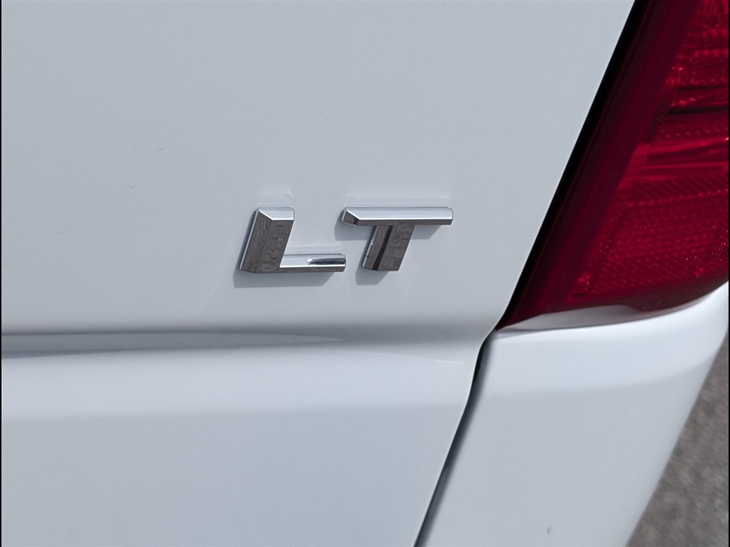 New 2026 Summit White Chevrolet LT image 7