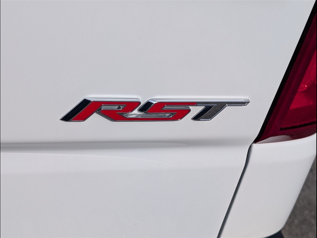 New 2026 Summit White Chevrolet RST image 7