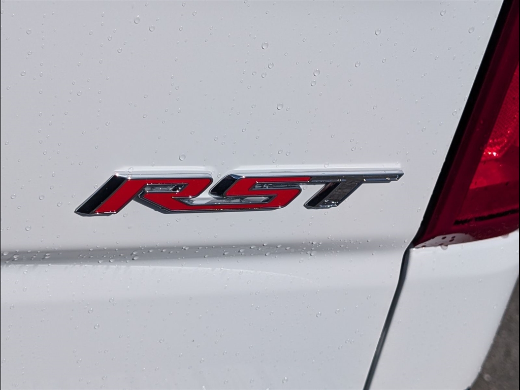 New 2026 Summit White Chevrolet RST image 7