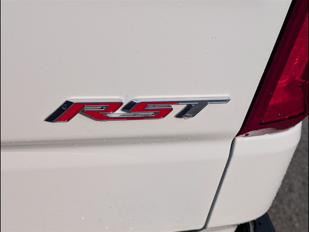 New 2026 Summit White Chevrolet RST image 7