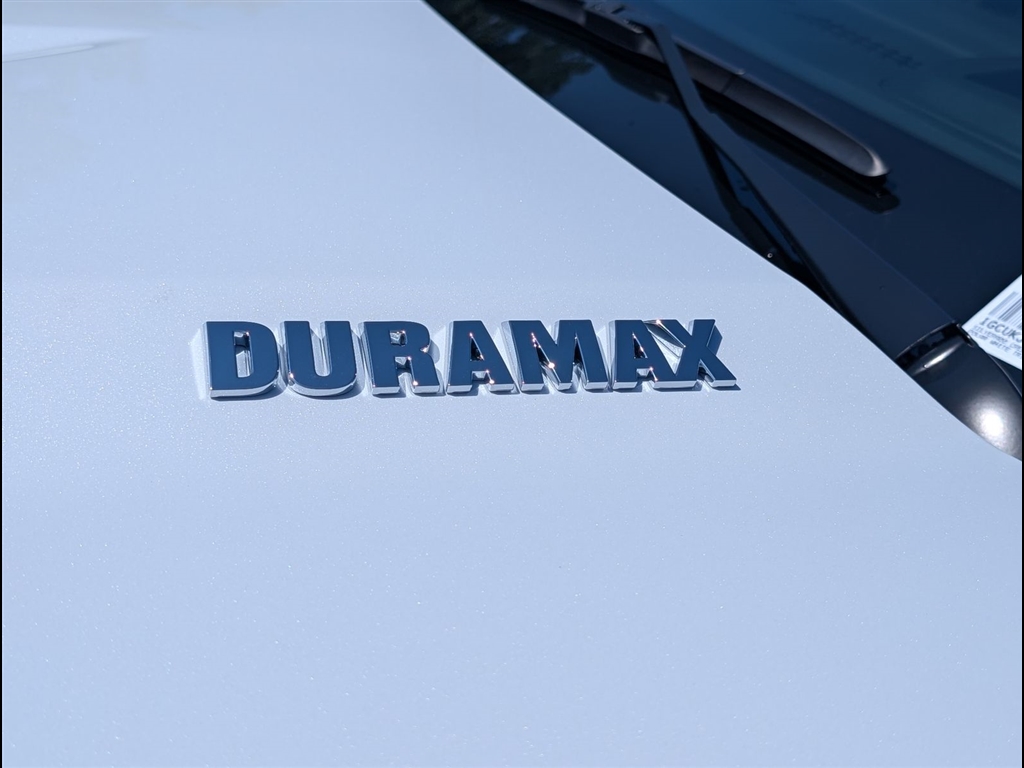 New 2026 Polar White Tricoat Chevrolet High Country image 7