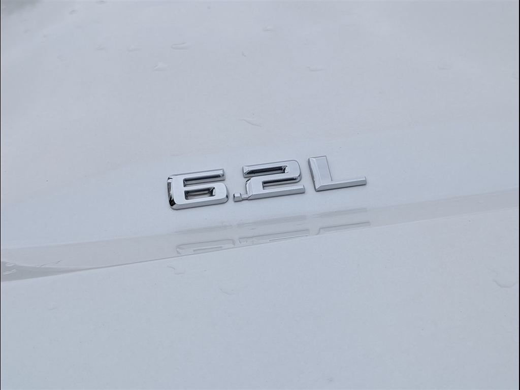 Used 2022 Iridescent Pearl Tricoat Chevrolet High Country image 7