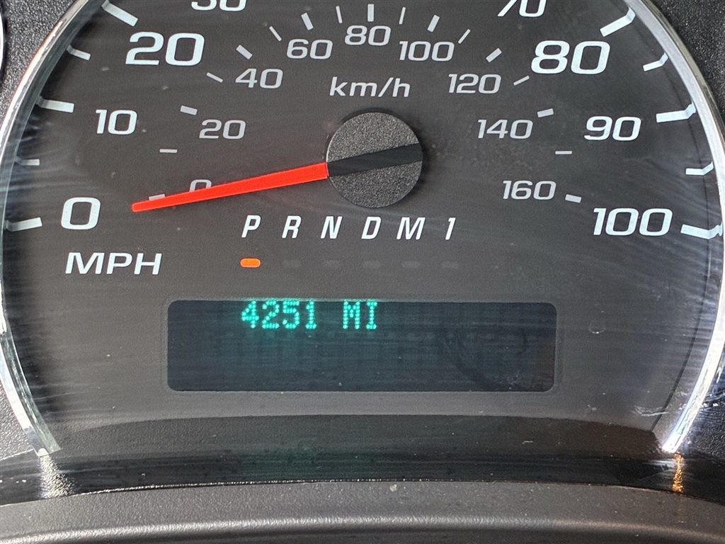 Used 2025 Summit White Chevrolet 2500 image 7