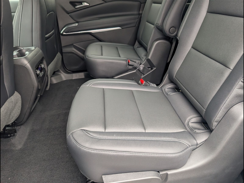 New 2026 Polar White Tricoat Chevrolet LT image 7