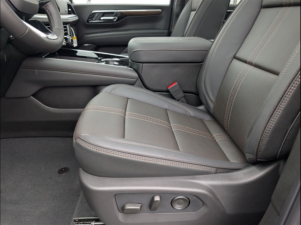 New 2026 Black Chevrolet High Country image 7