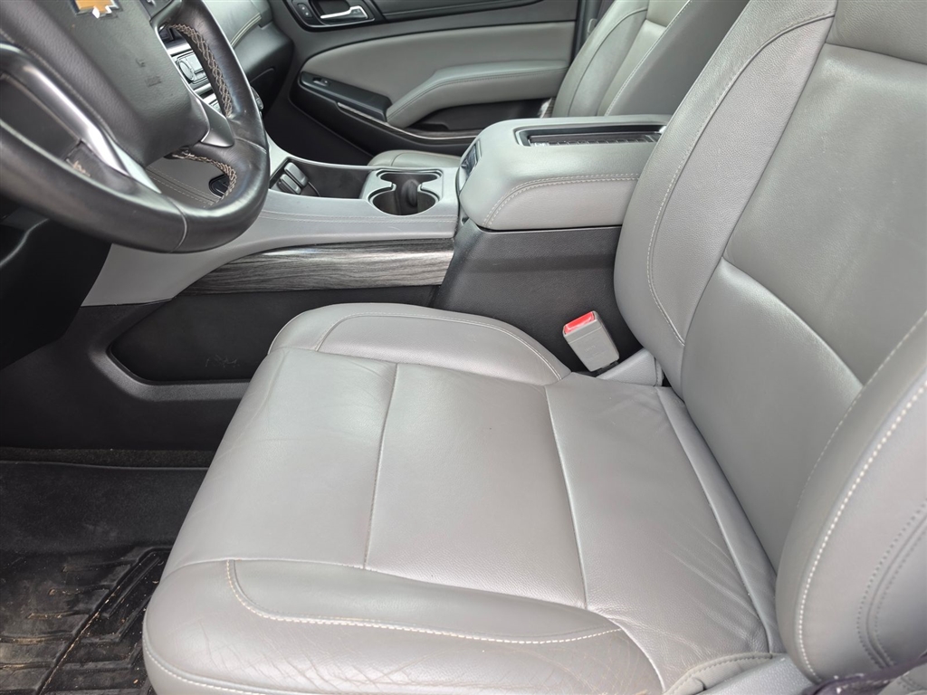 Used 2017 Silver Ice Metallic Chevrolet LT image 7