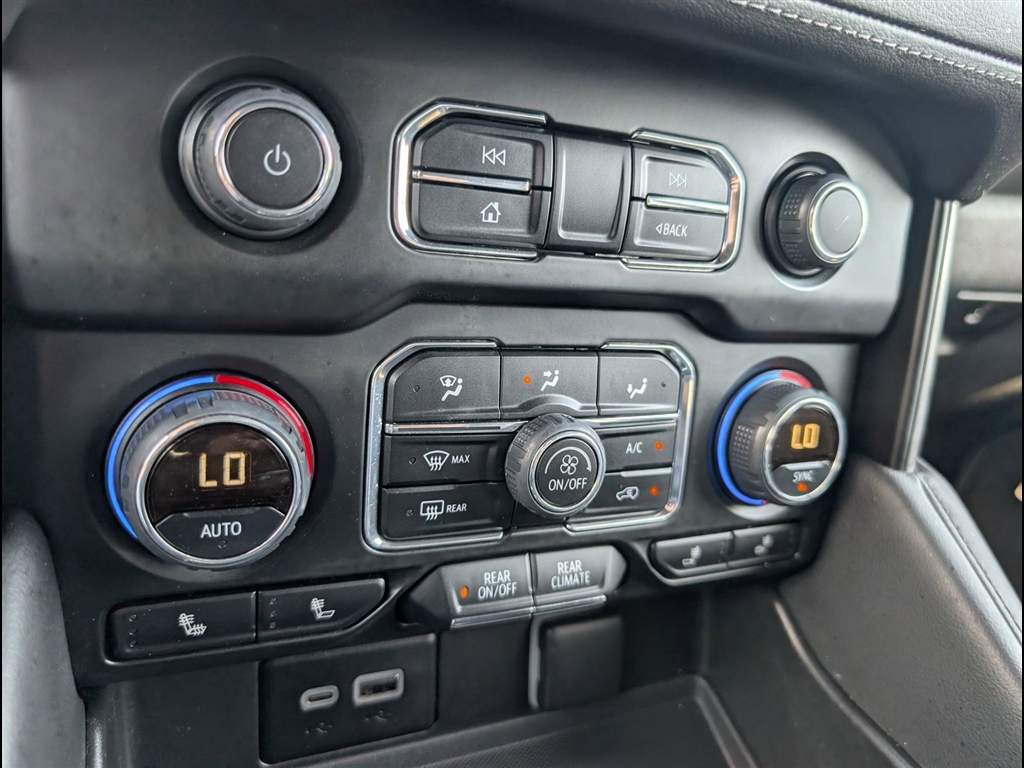 Used 2024 Summit White Chevrolet LT image 7