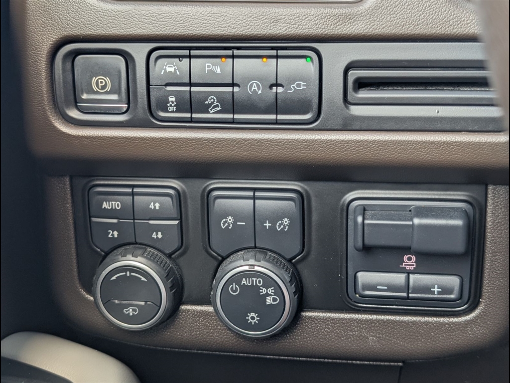 Used 2021 Shadow Gray Metallic Chevrolet Z71 image 7