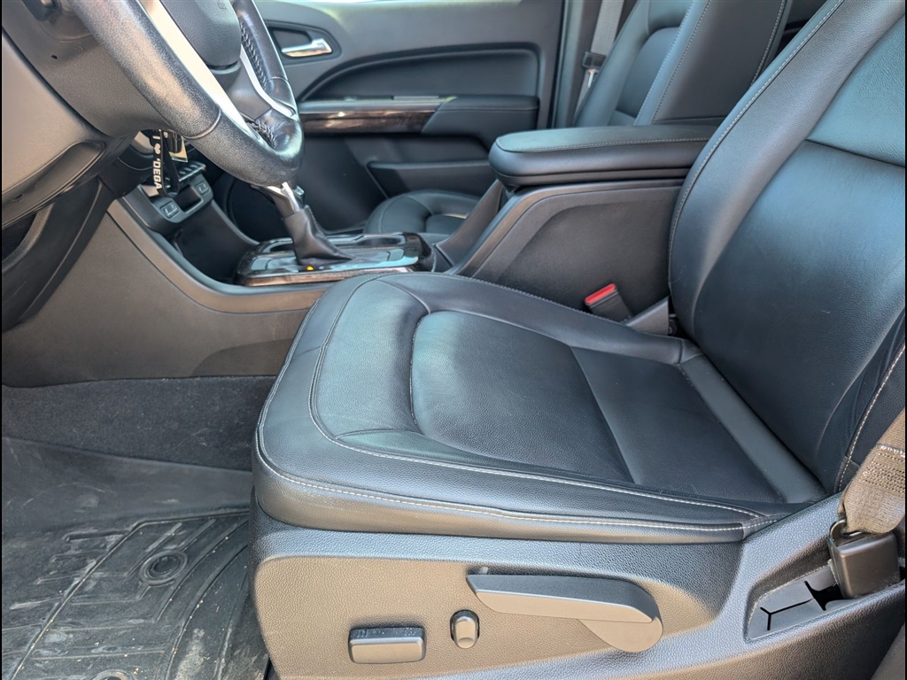 Used 2022 Satin Steel Metallic GMC Elevation image 7