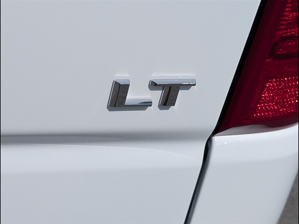 New 2026 Summit White Chevrolet LT image 7