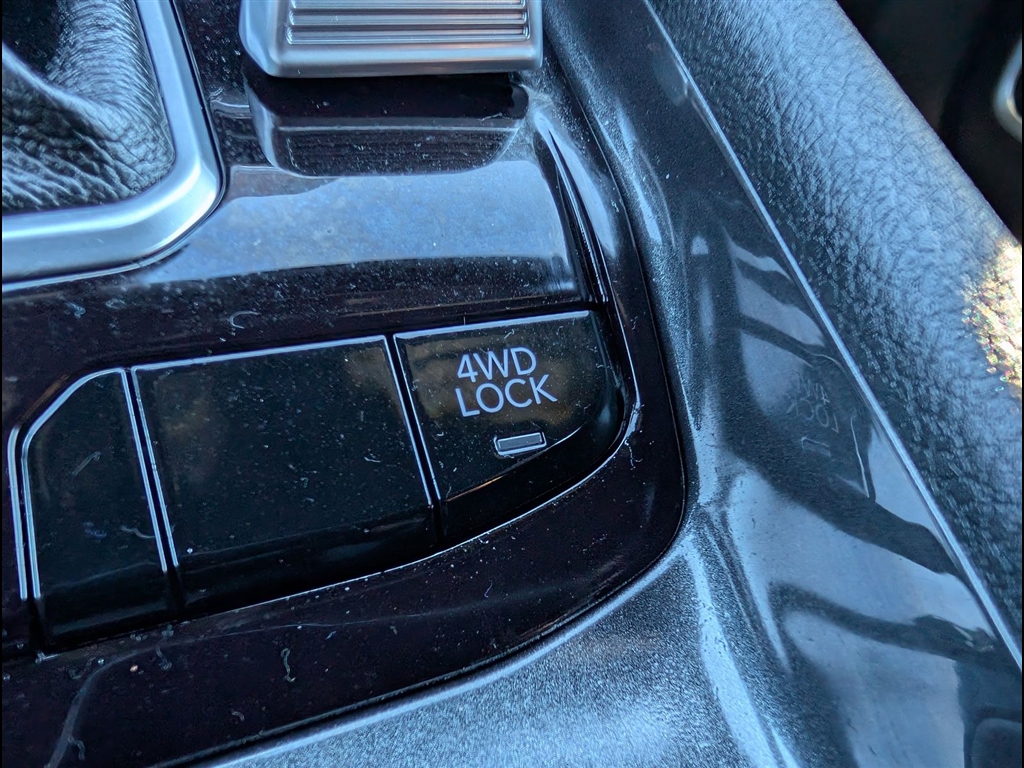 Used 2024 Bright White Clear Coat Jeep Latitude image 7