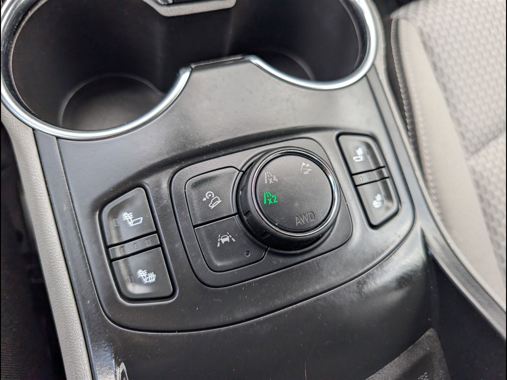 Used 2024 Riptide Blue Metallic GMC SLE image 7