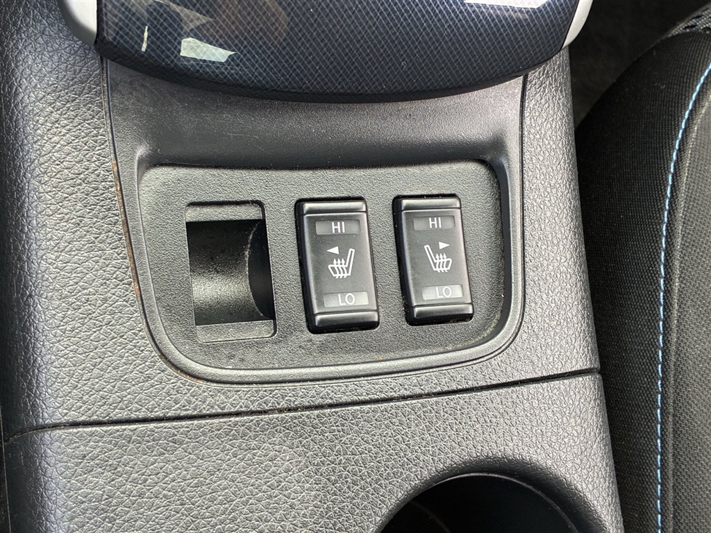 Used 2018 Gun Metallic Nissan SR image 7