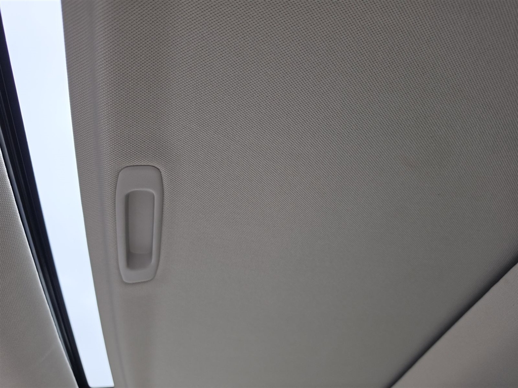 Used 2022 Autumn Green Metallic Subaru Limited image 7