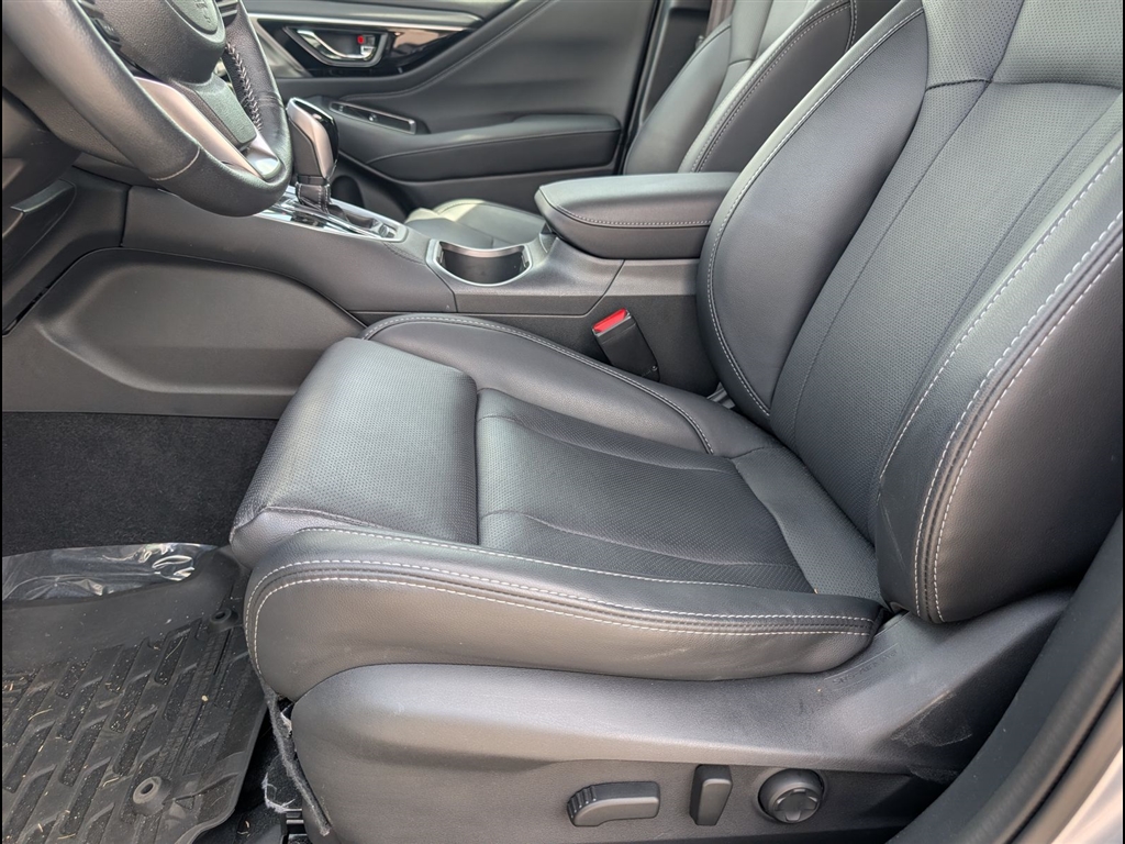 Used 2023 Ice Silver Metallic Subaru Limited image 7