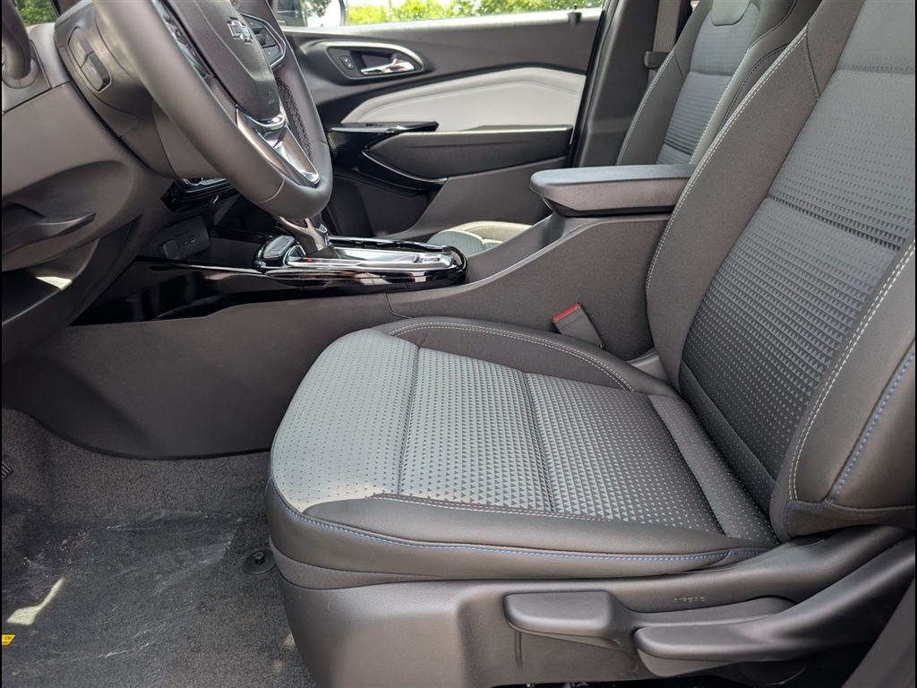 New 2026 Mosaic Black Metallic Chevrolet LT image 7