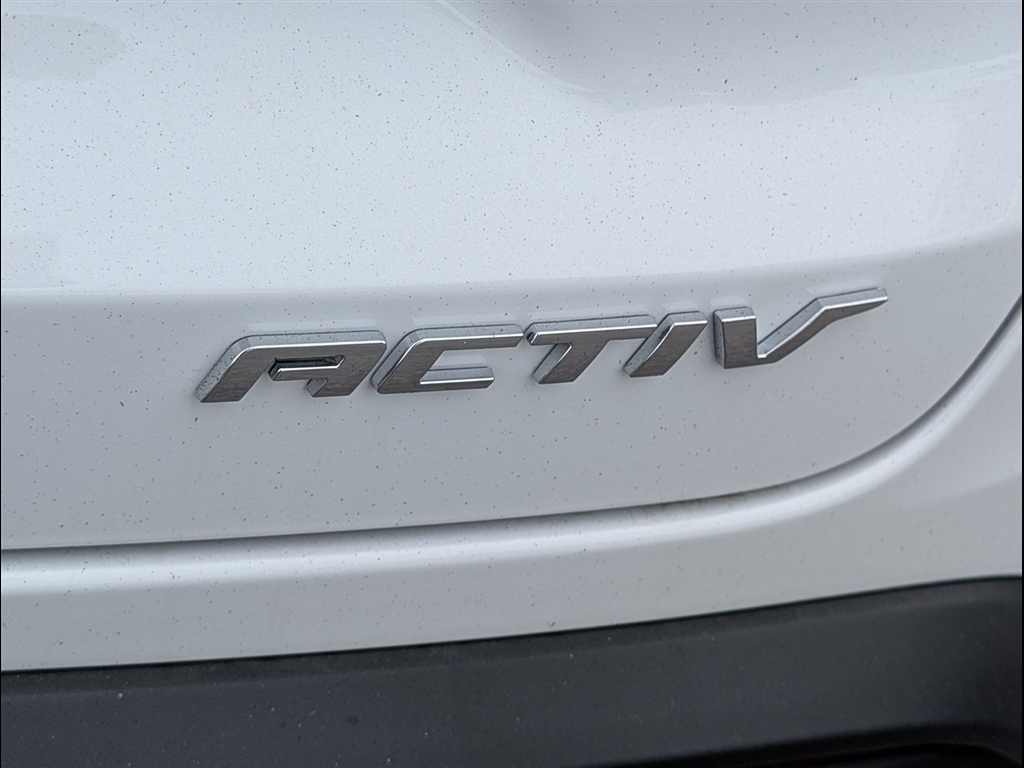 New 2026 Summit White Chevrolet ACTIV image 7
