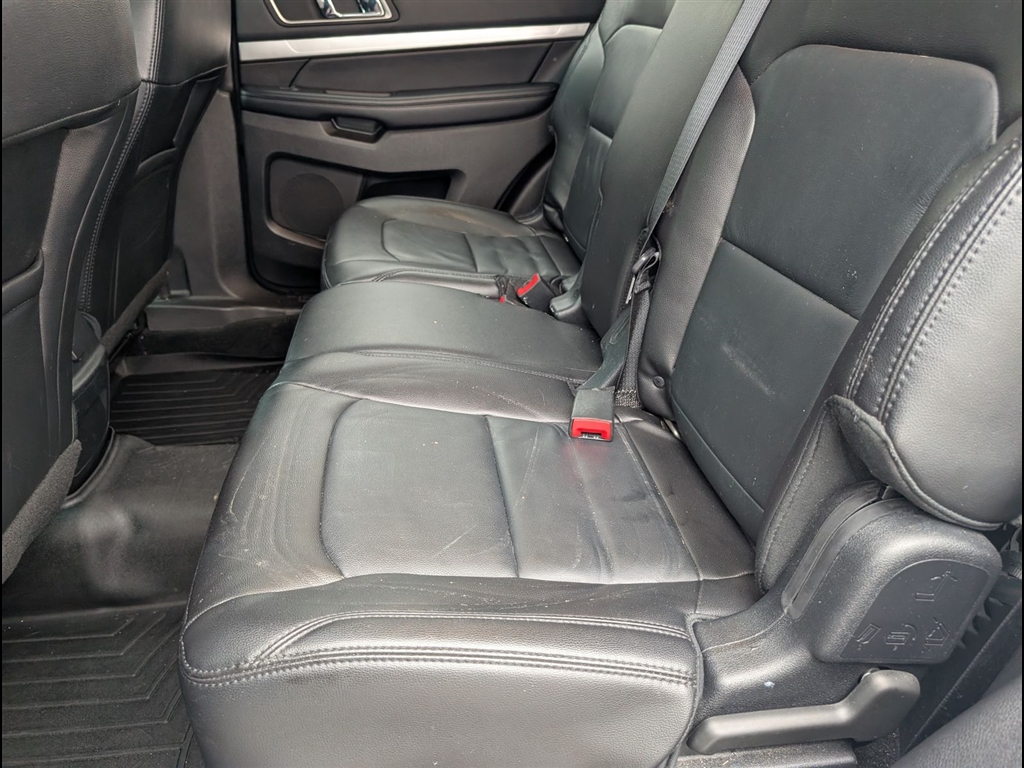 Used 2017 Ingot Silver Ford XLT image 8