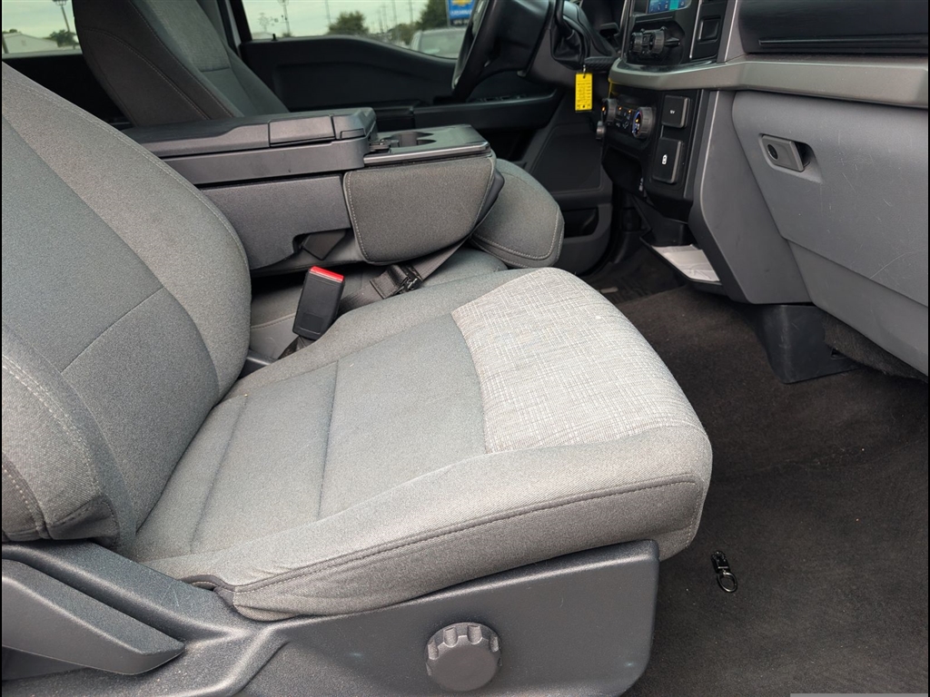 Used 2021 Oxford White Ford XLT image 8