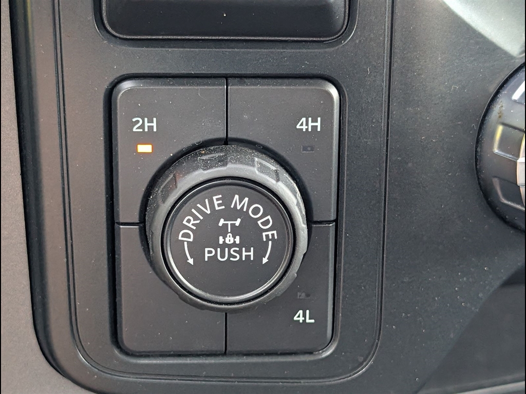 Used 2025 Carbonized Gray Ford XLT image 8