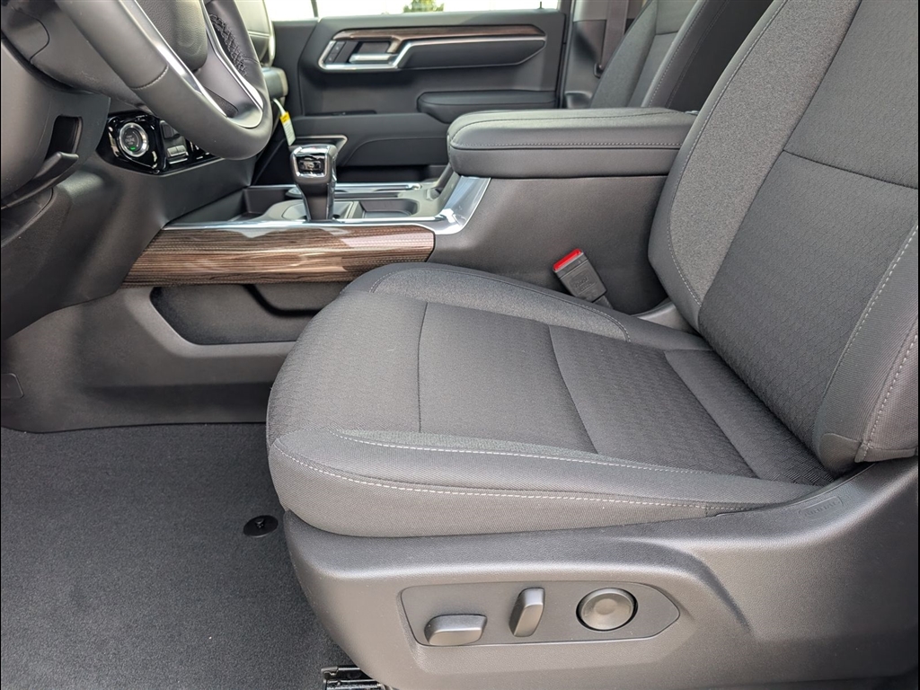 New 2026 Summit White Chevrolet RST image 8